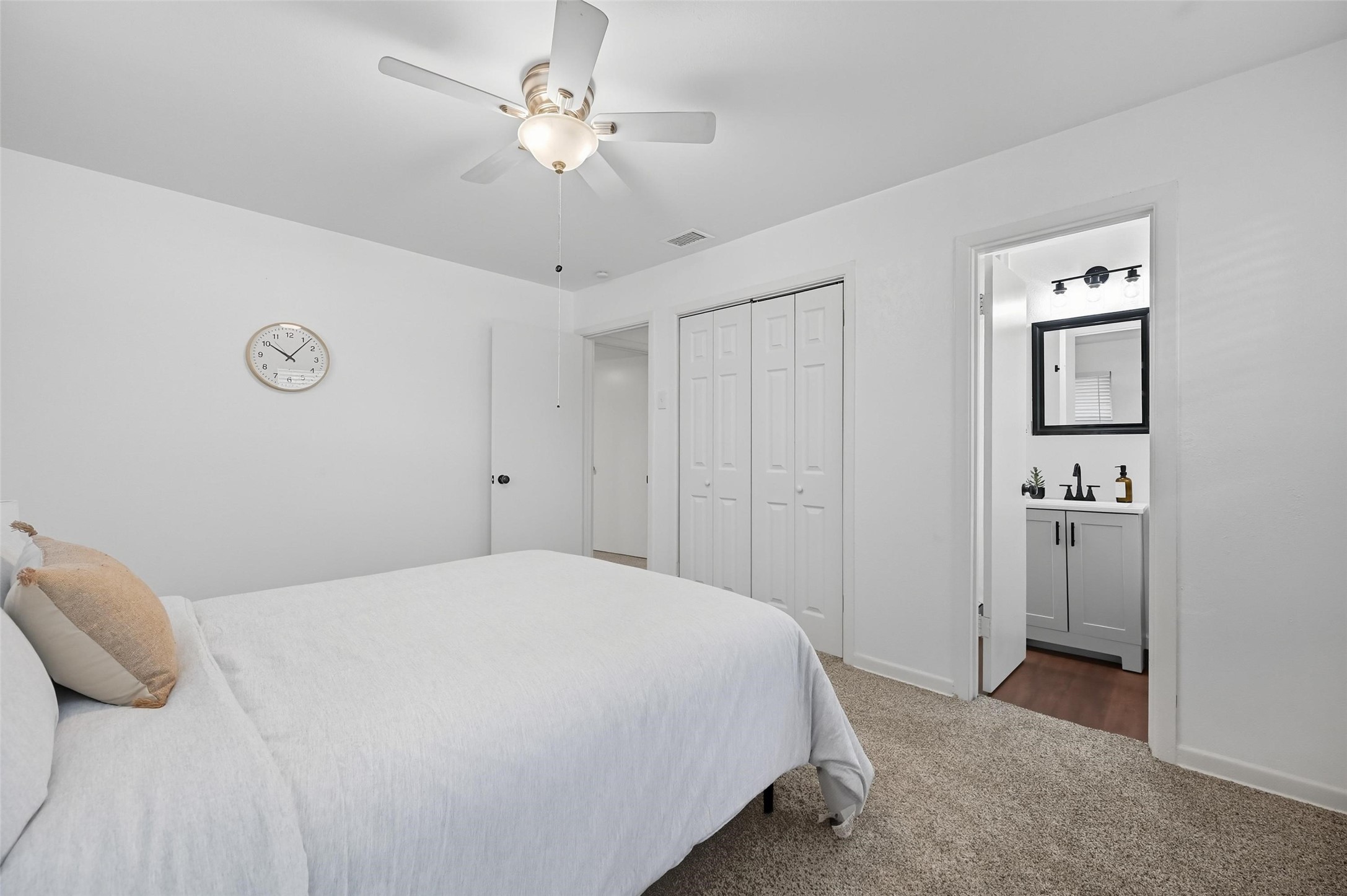 1310 W Cedar Street Arlington TX 76012