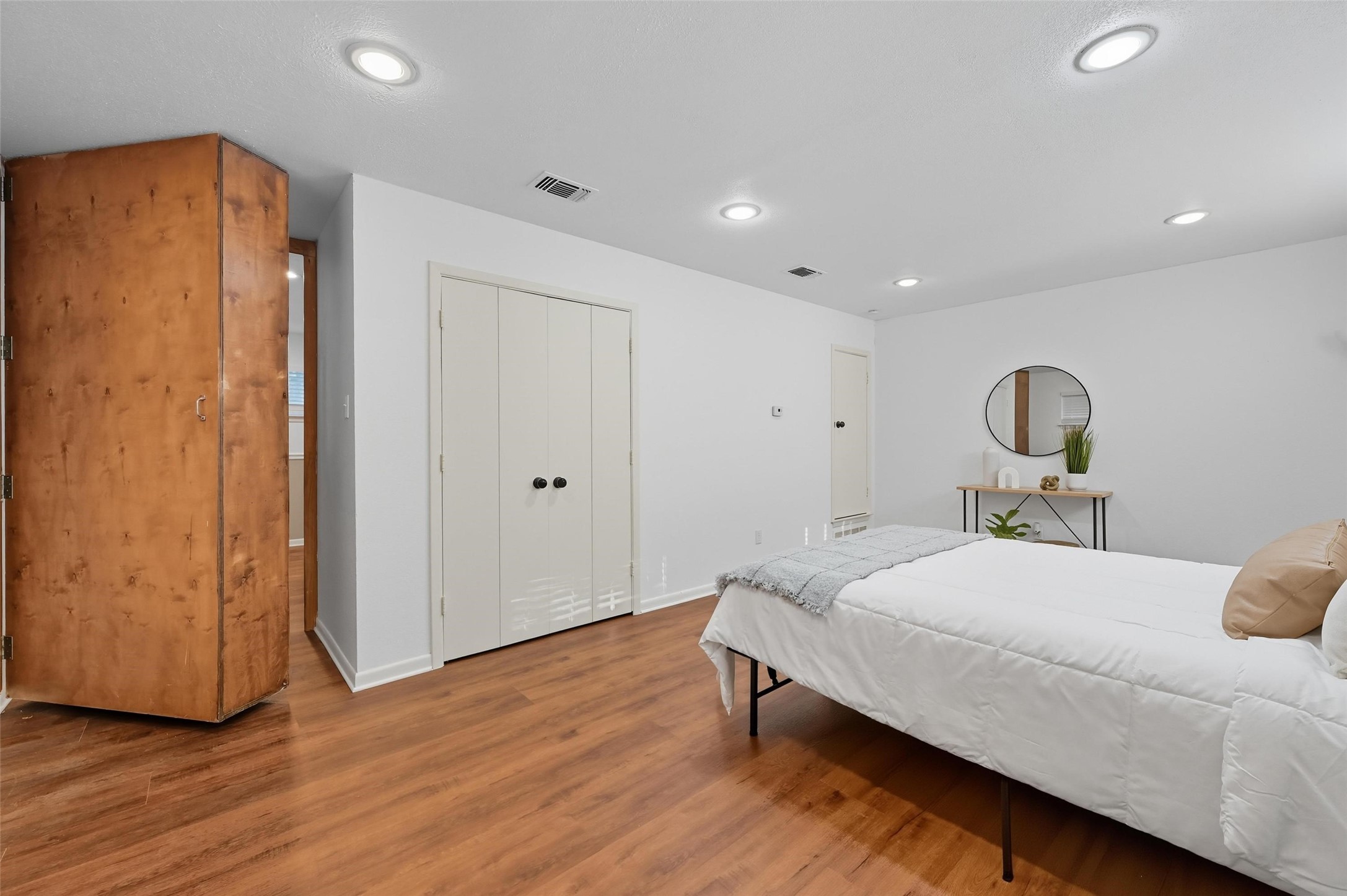 1310 W Cedar Street Arlington TX 76012