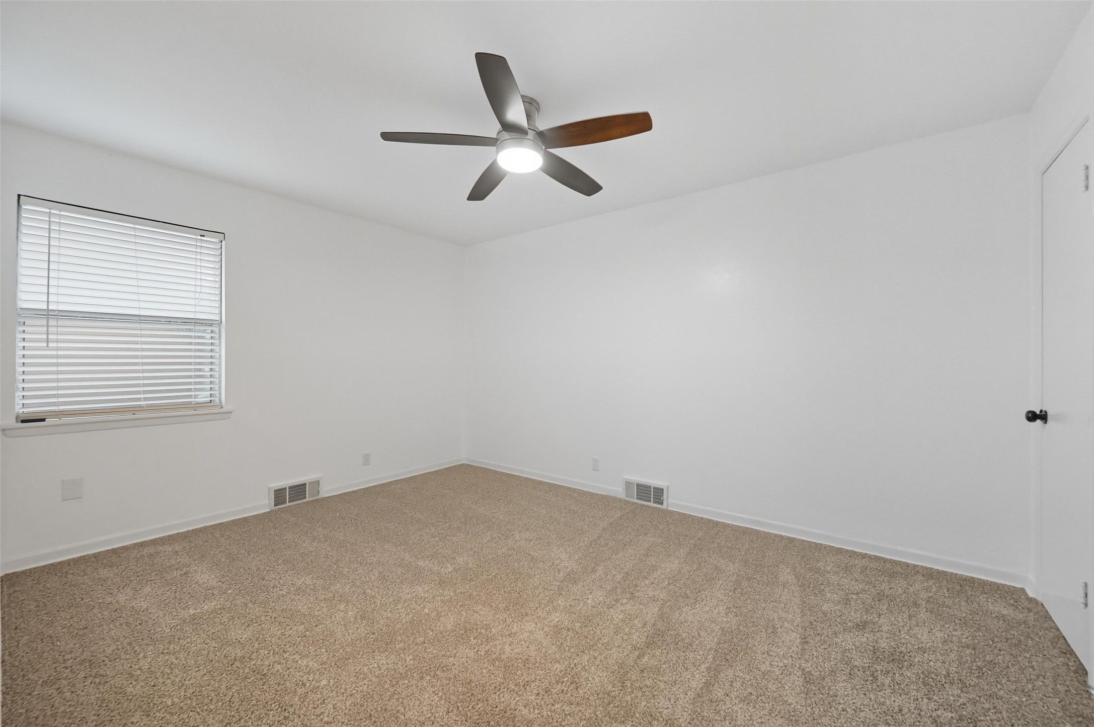1310 W Cedar Street Arlington TX 76012