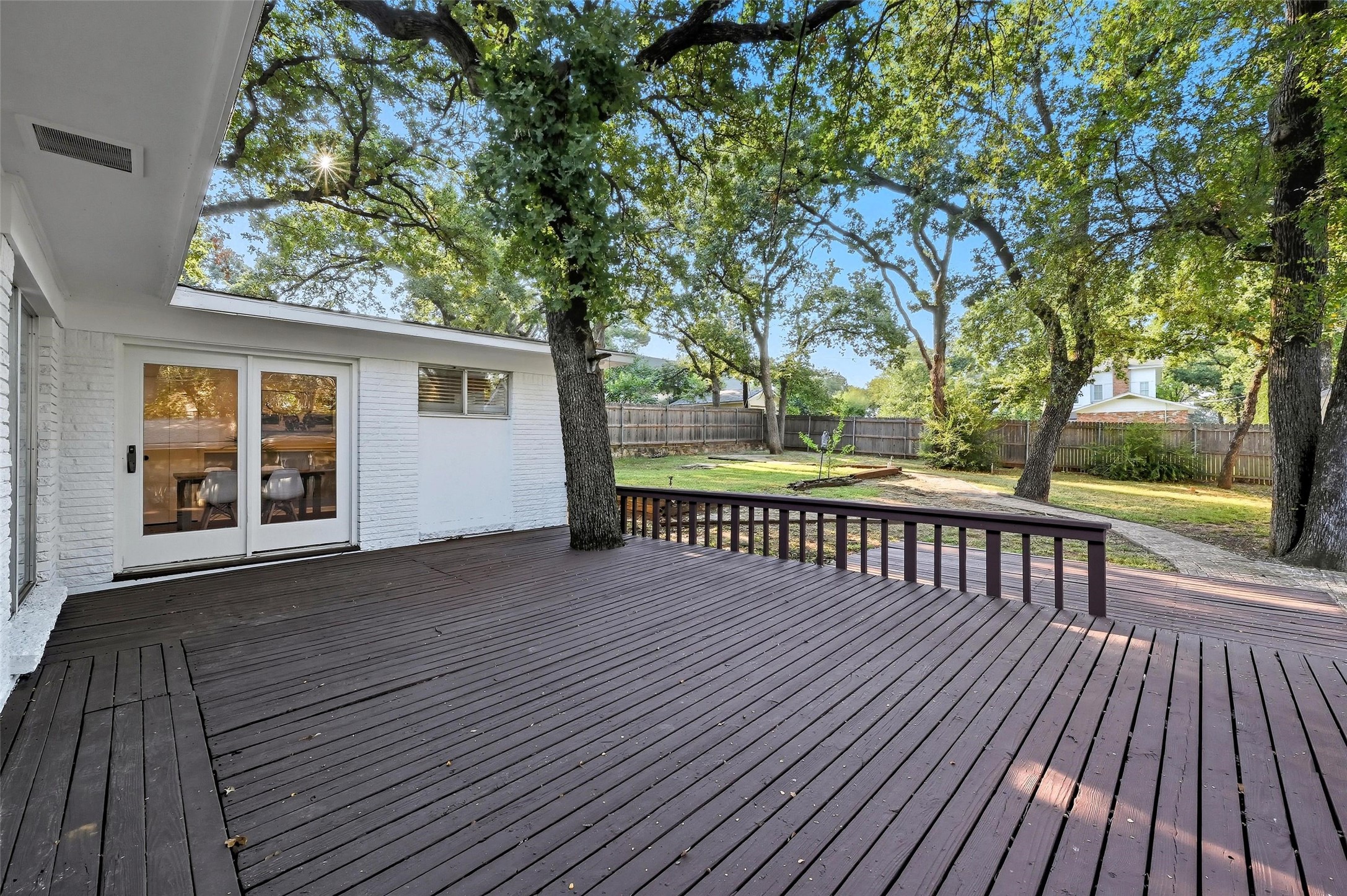 1310 W Cedar Street Arlington TX 76012