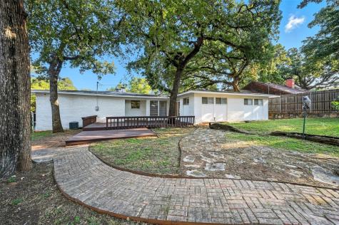 1310 W Cedar Street Arlington TX 76012