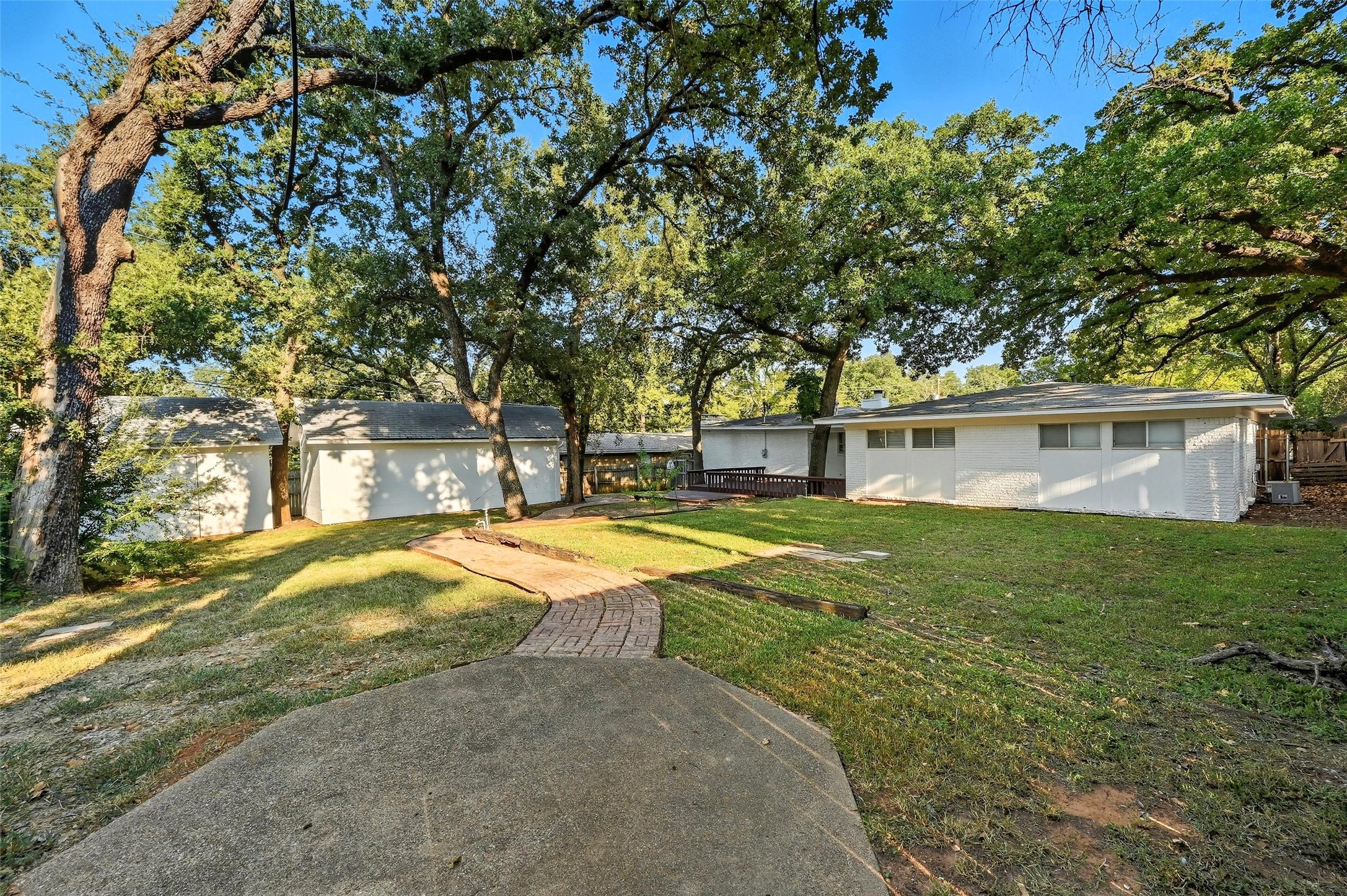 1310 W Cedar Street Arlington TX 76012