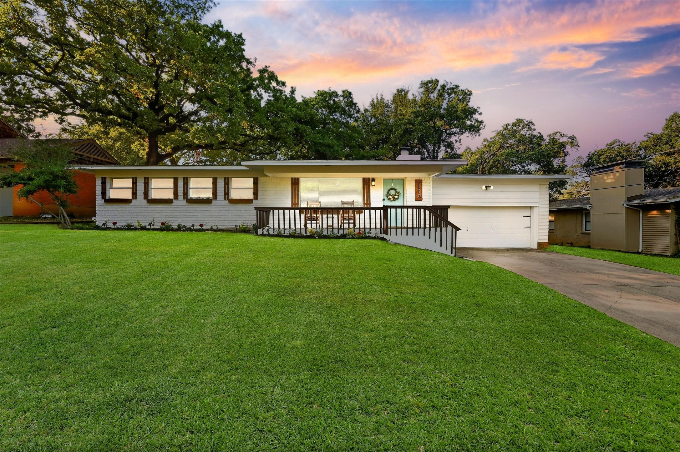 1310 W Cedar Street Arlington TX 76012