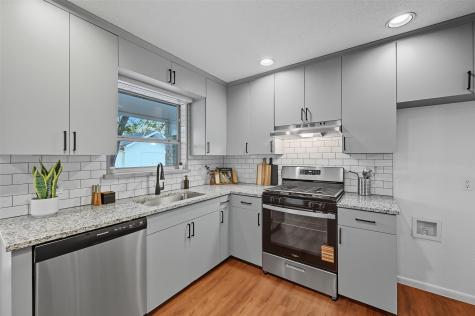 1310 W Cedar Street Arlington TX 76012