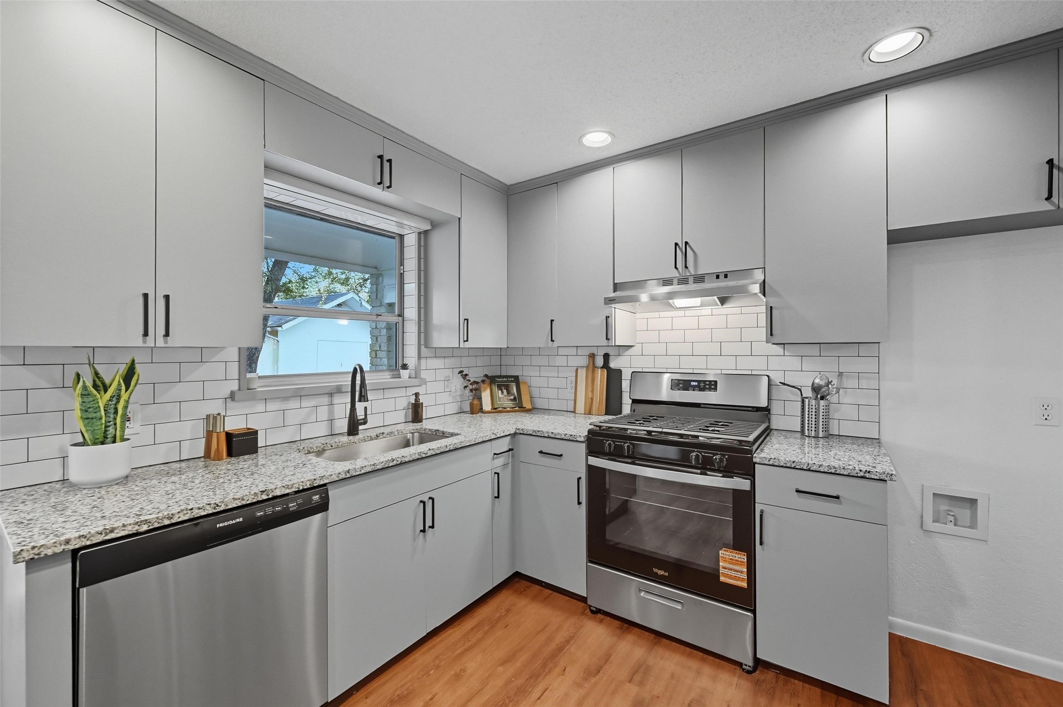 1310 W Cedar Street Arlington TX 76012