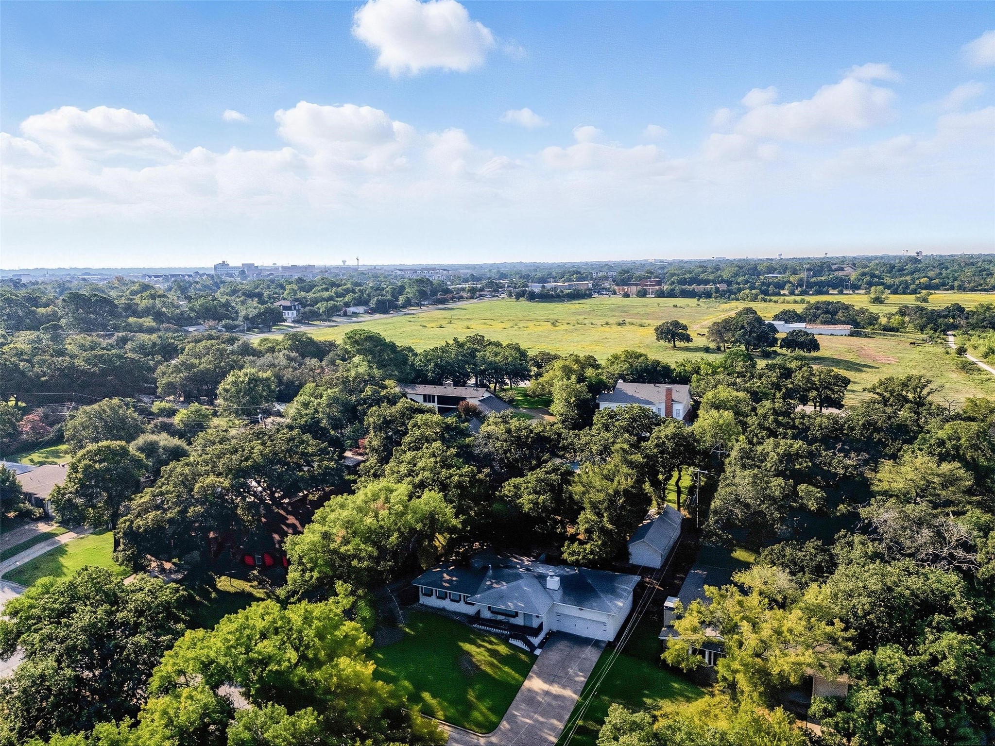 1310 W Cedar Street Arlington TX 76012