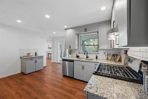 1310 W Cedar Street Arlington TX 76012
