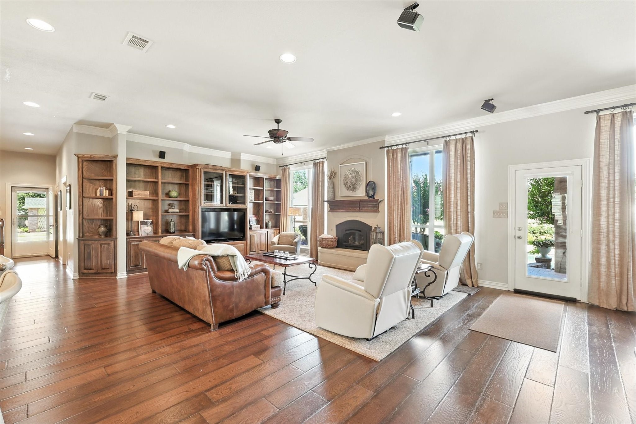 105 Enchanted Court N Burleson TX 76028