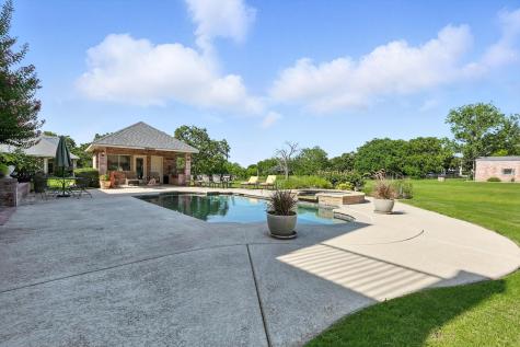 105 Enchanted Court N Burleson TX 76028