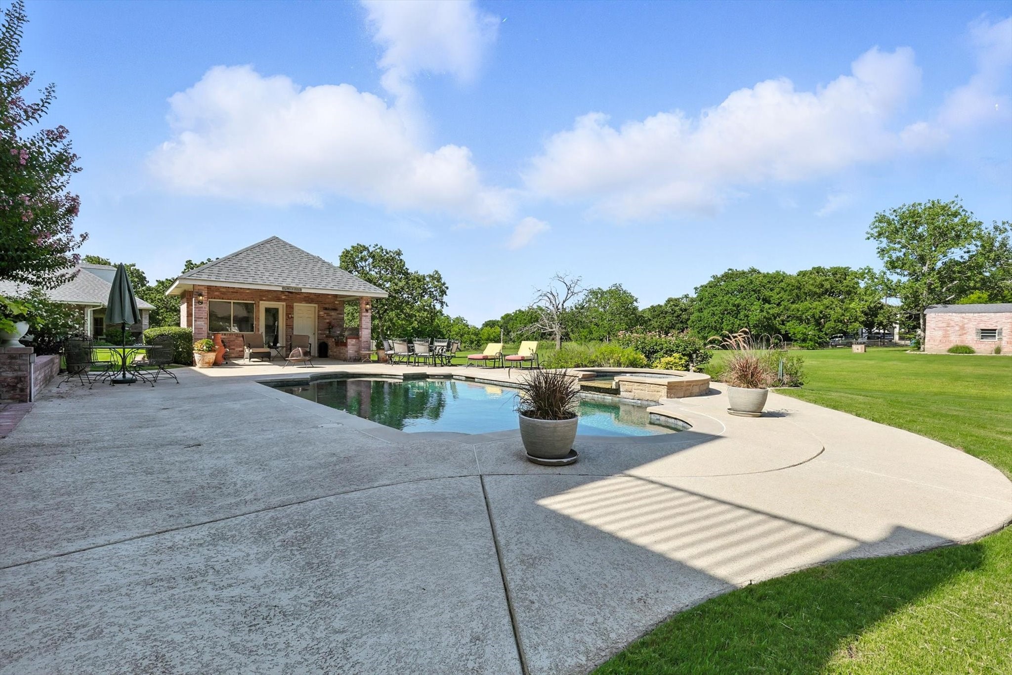 105 Enchanted Court N Burleson TX 76028