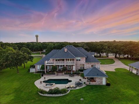 105 Enchanted Court N Burleson TX 76028