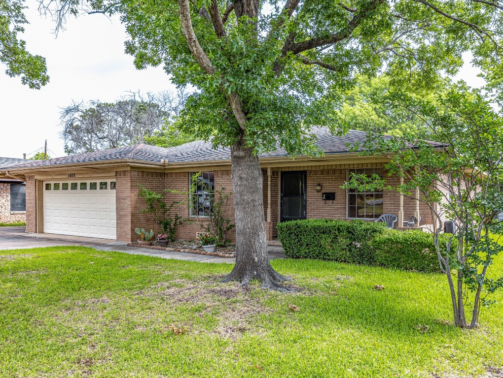 1609 W Mcgee Street Sherman TX 75092