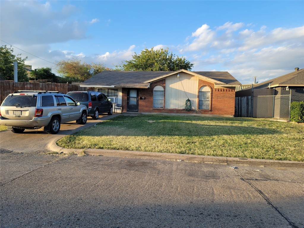 2438 Fort Worth Street Grand Prairie TX 75050
