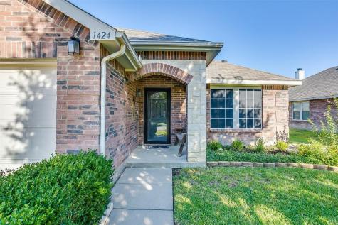 1424 Lauren Drive Burleson TX 76028