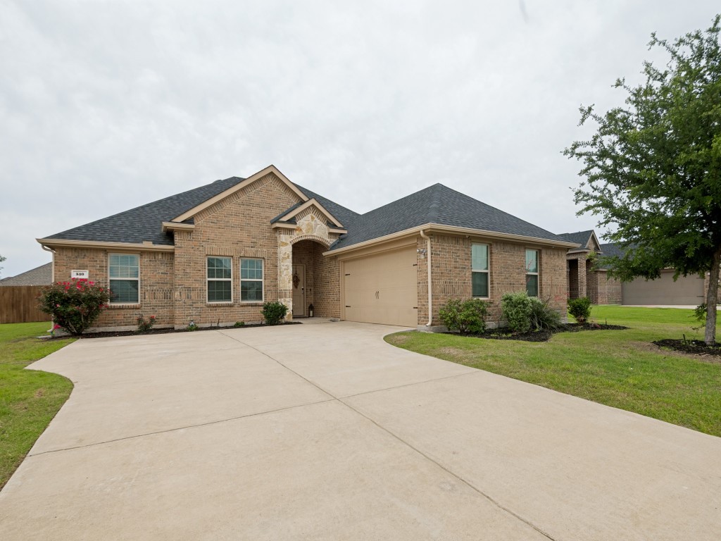 510 Woodhaven Drive Waxahachie TX 75165
