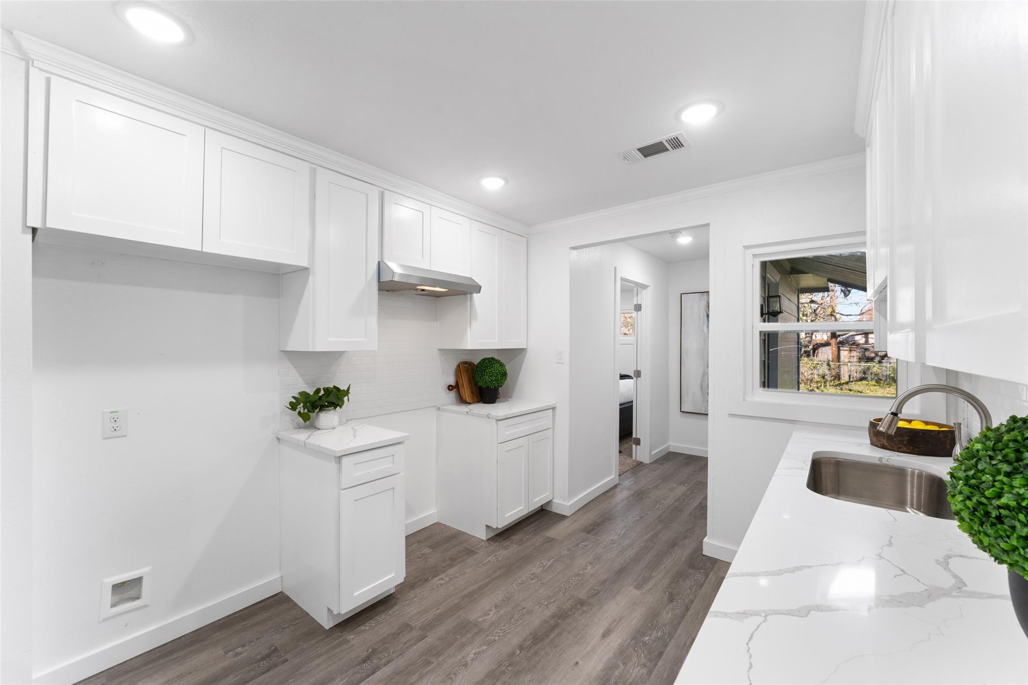 2661 Hudspeth Avenue Dallas TX 75216
