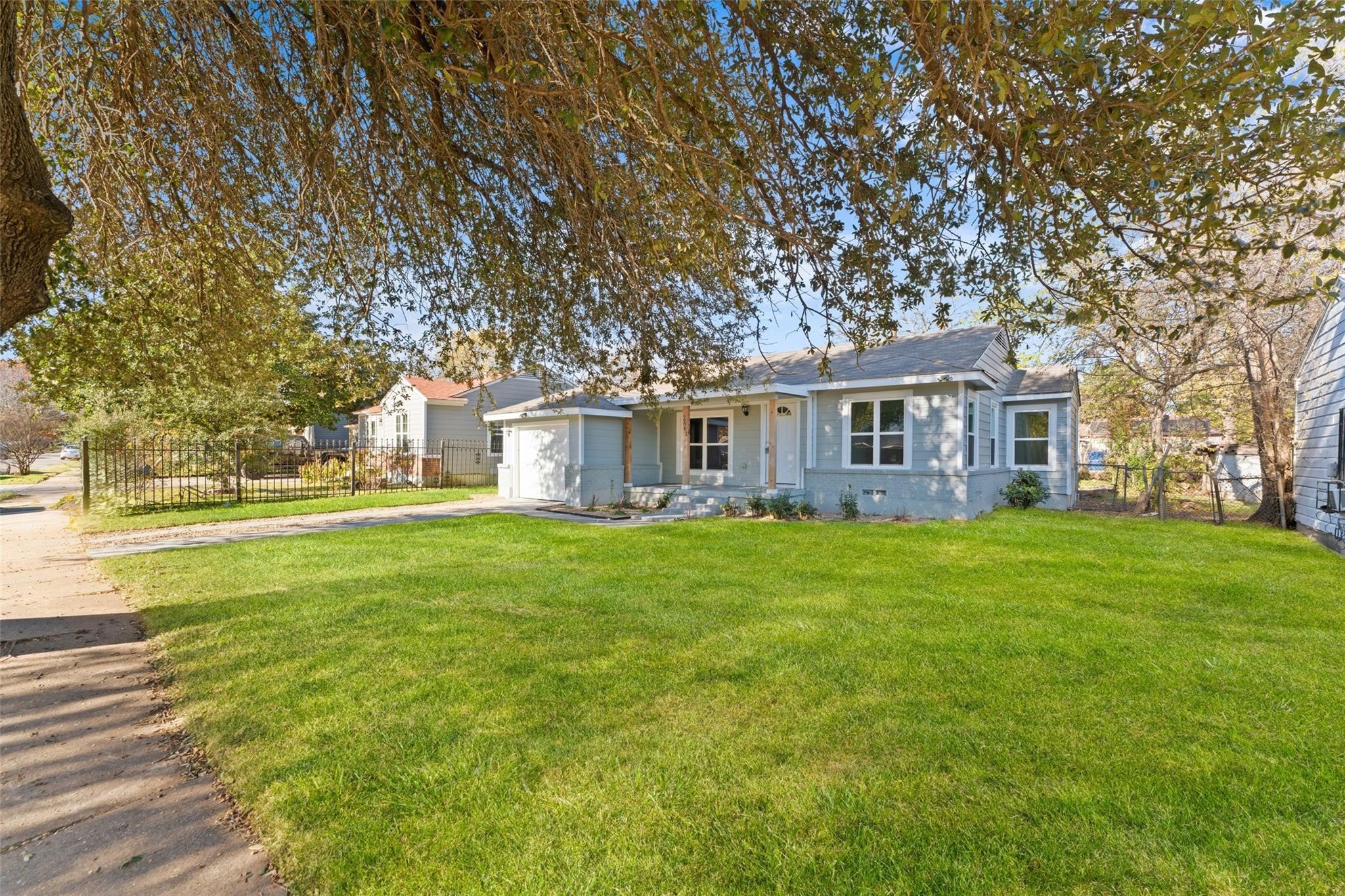 2661 Hudspeth Avenue Dallas TX 75216
