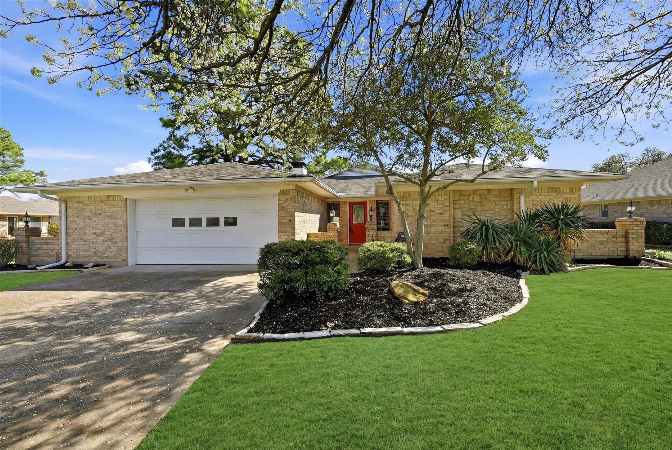 718 Kiowa Drive W Lake Kiowa TX 76240
