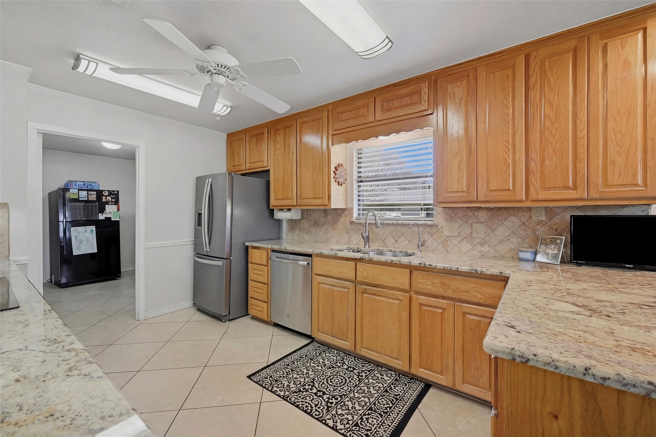 718 Kiowa Drive W Lake Kiowa TX 76240