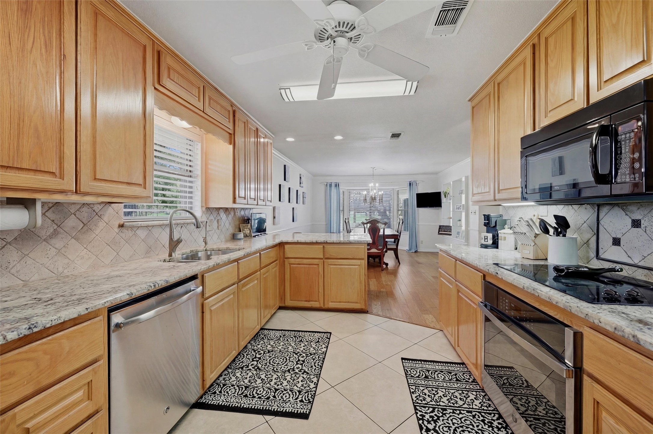 718 Kiowa Drive W Lake Kiowa TX 76240