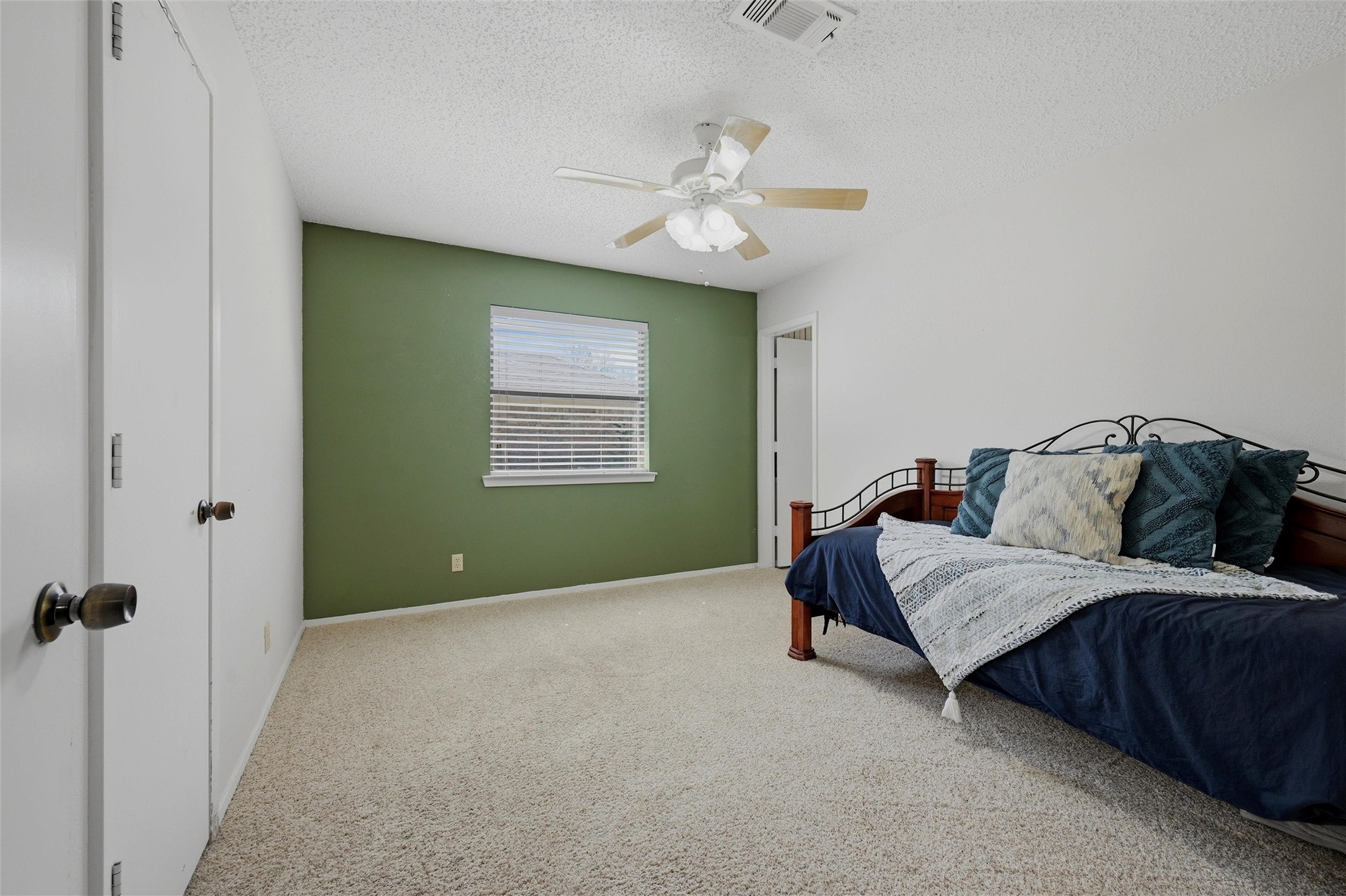 718 Kiowa Drive W Lake Kiowa TX 76240