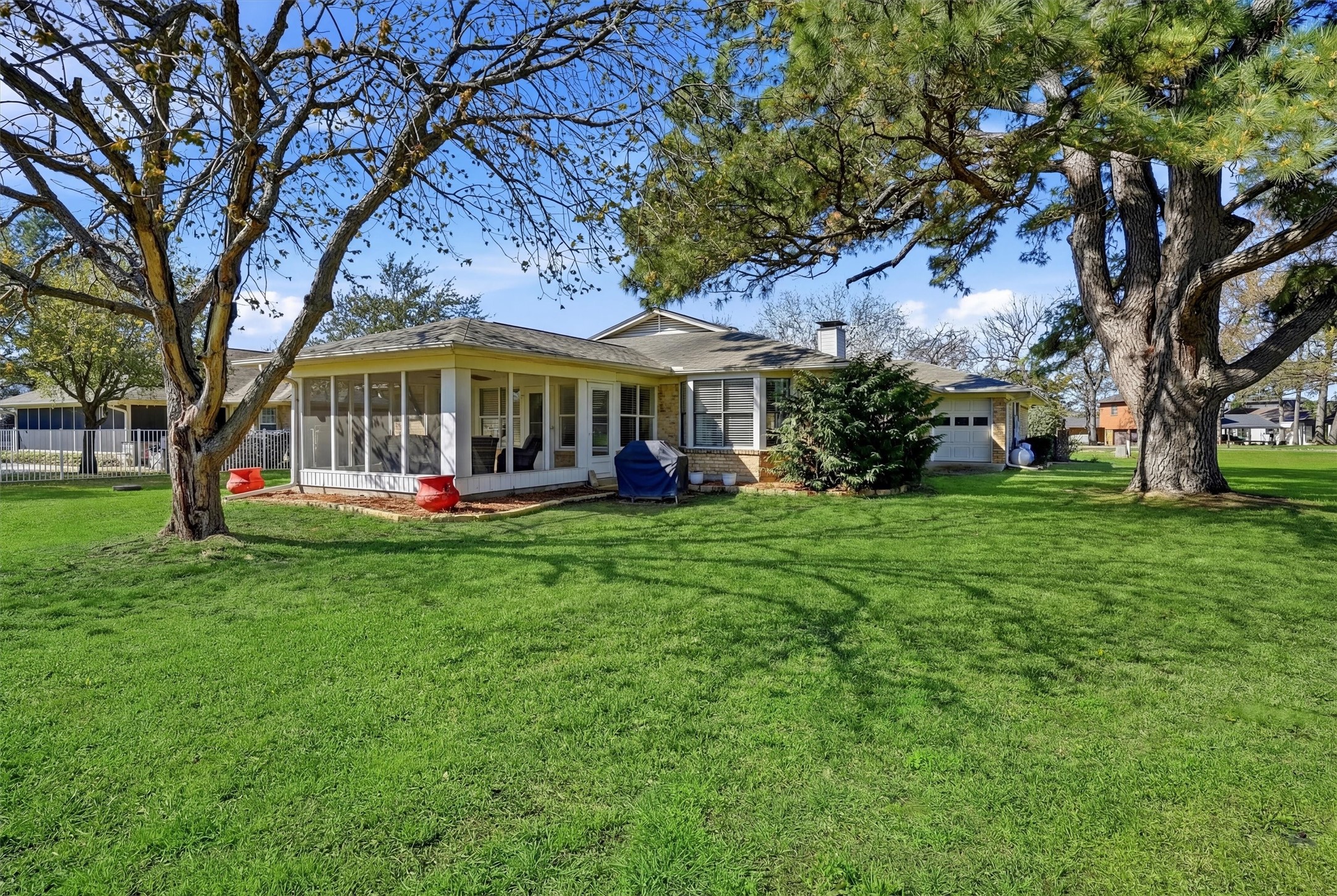 718 Kiowa Drive W Lake Kiowa TX 76240