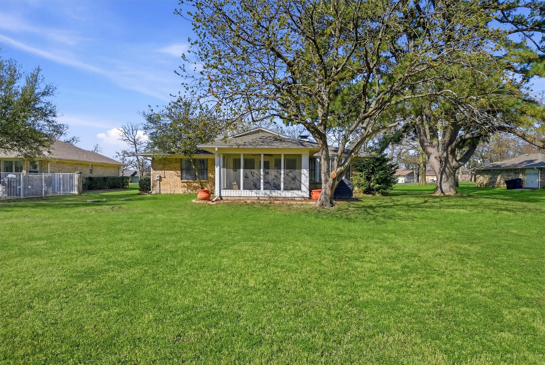 718 Kiowa Drive W Lake Kiowa TX 76240