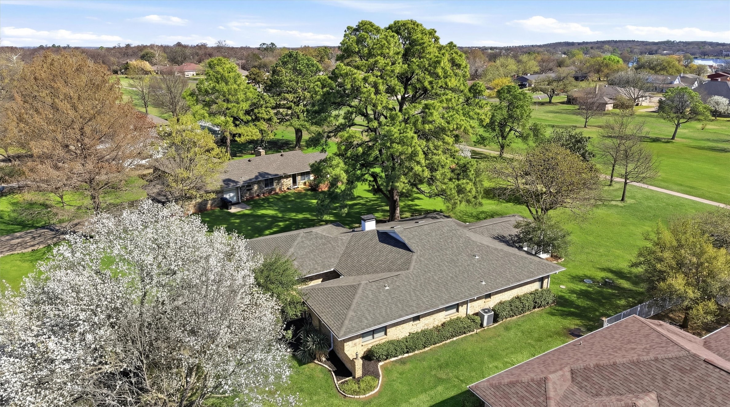 718 Kiowa Drive W Lake Kiowa TX 76240