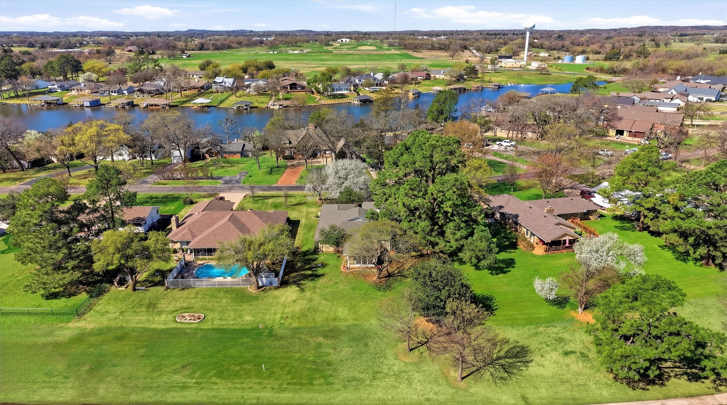 718 Kiowa Drive W Lake Kiowa TX 76240