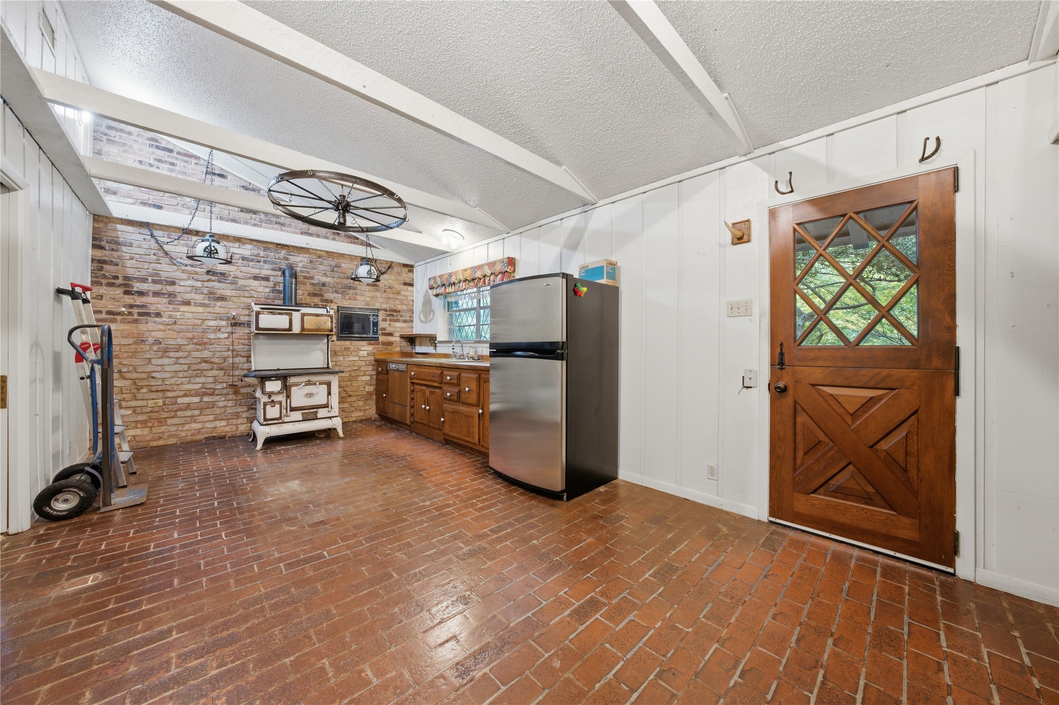 11222 County Road 1201 Malakoff TX 75148