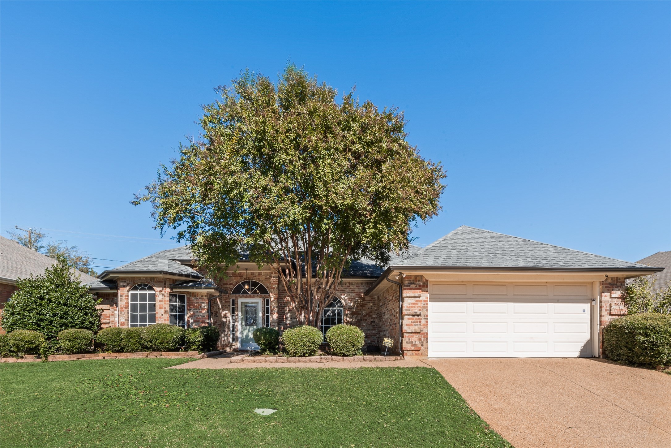 6201 Castle Creek Road Arlington TX 76017