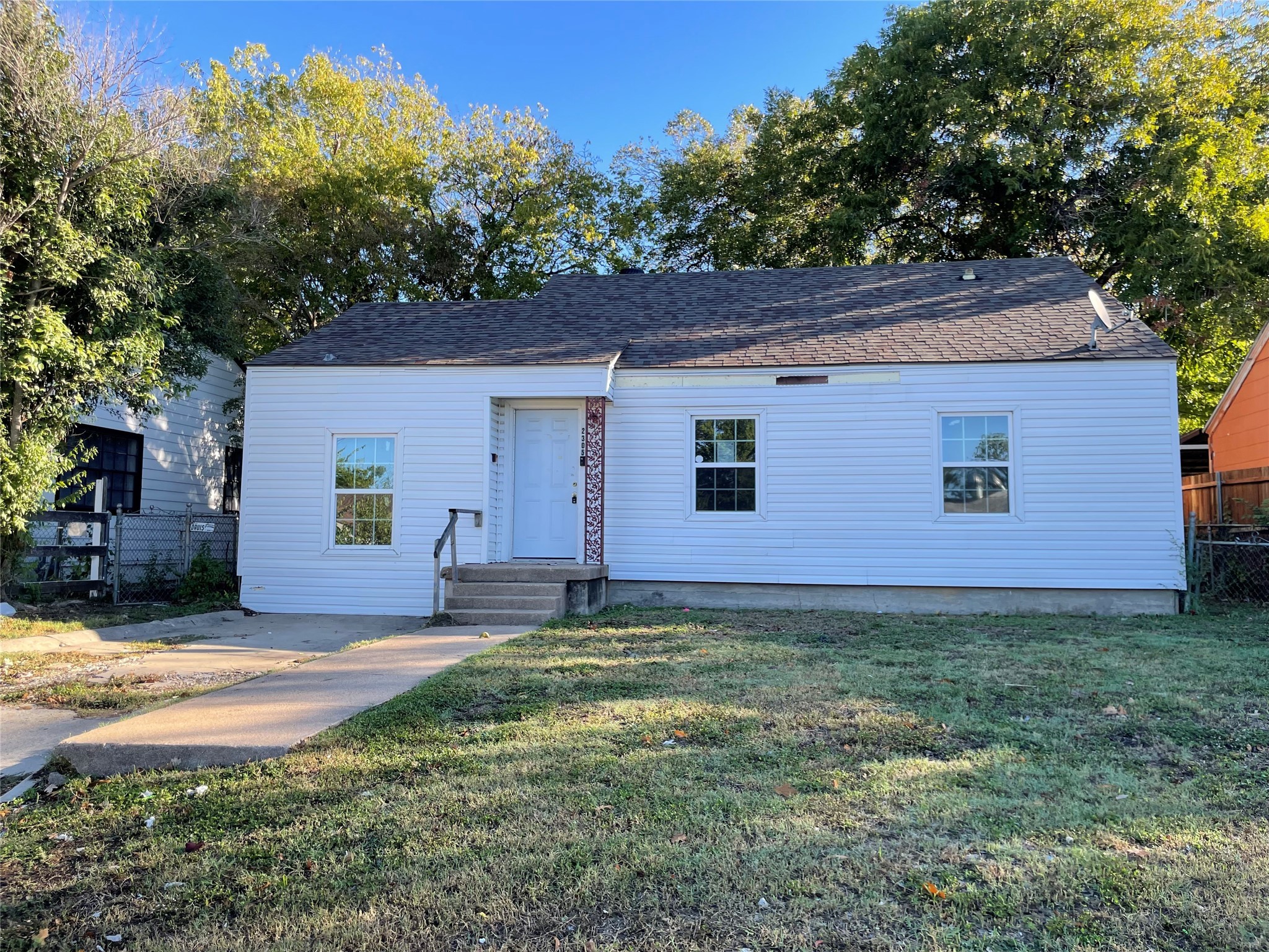 2305 Christine Avenue Fort Worth TX 76105