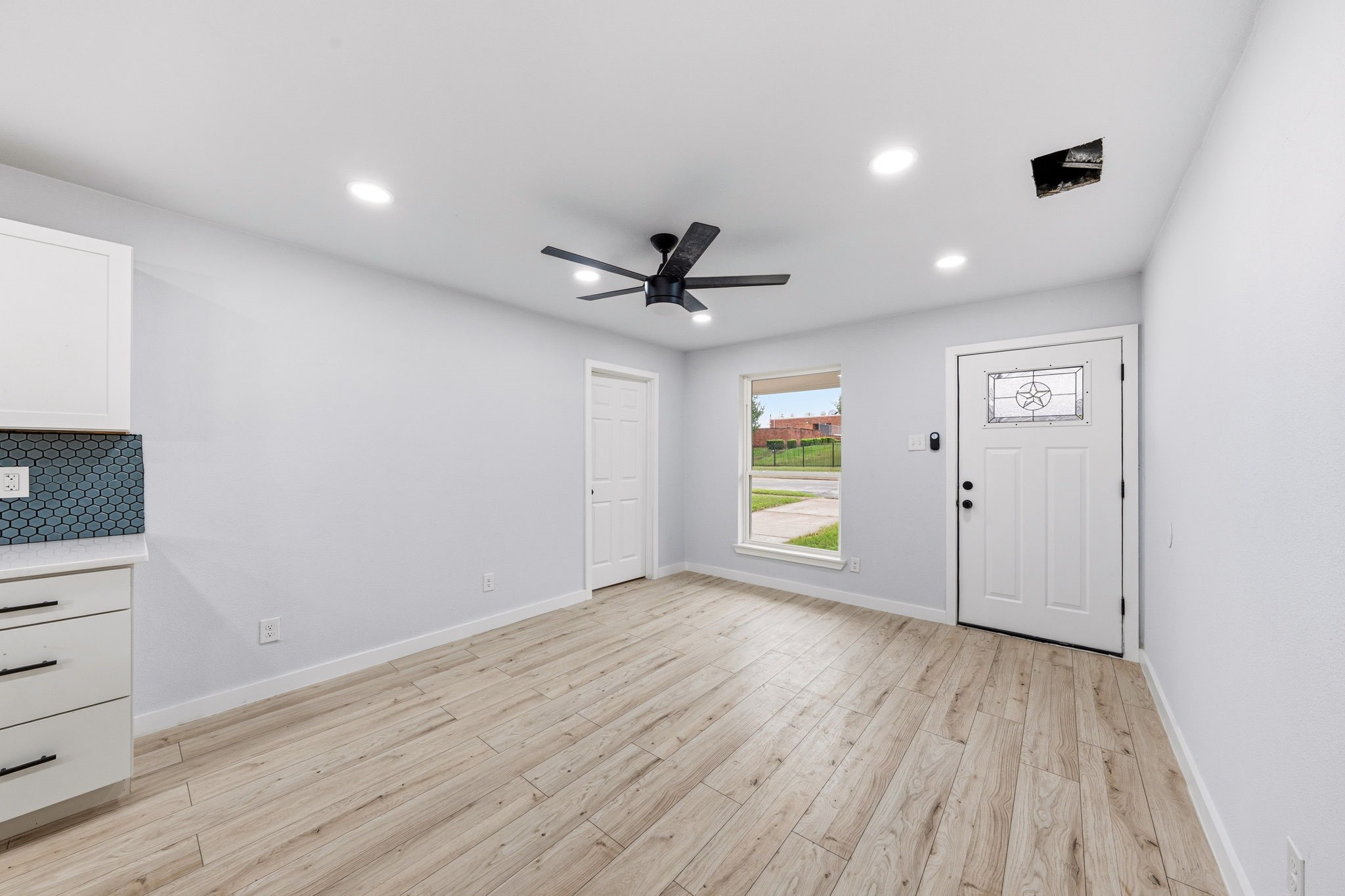 3842 Soft Wind Drive Dallas TX 75241