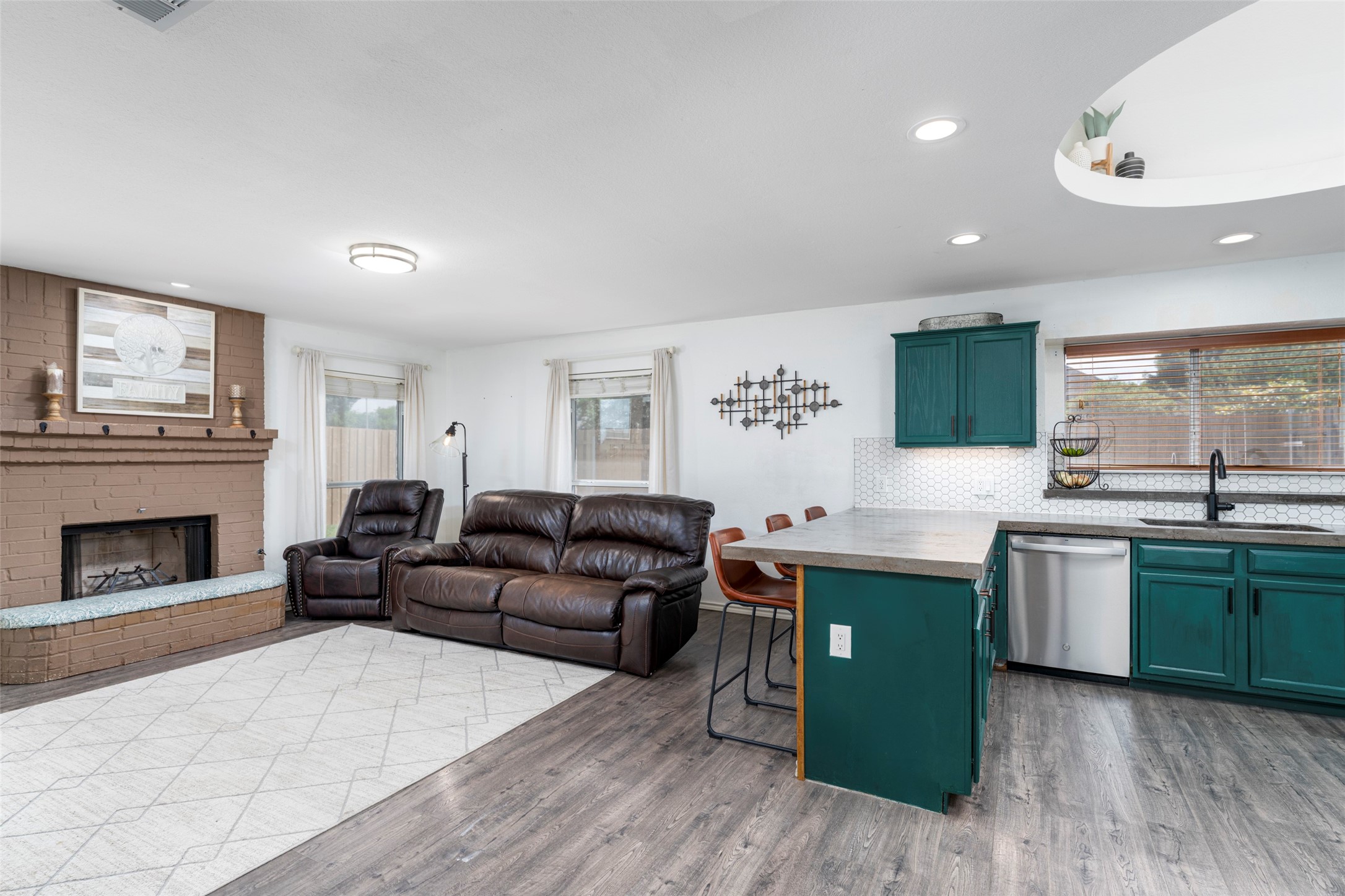 2802 Garden Oaks Place Grand Prairie TX 75052