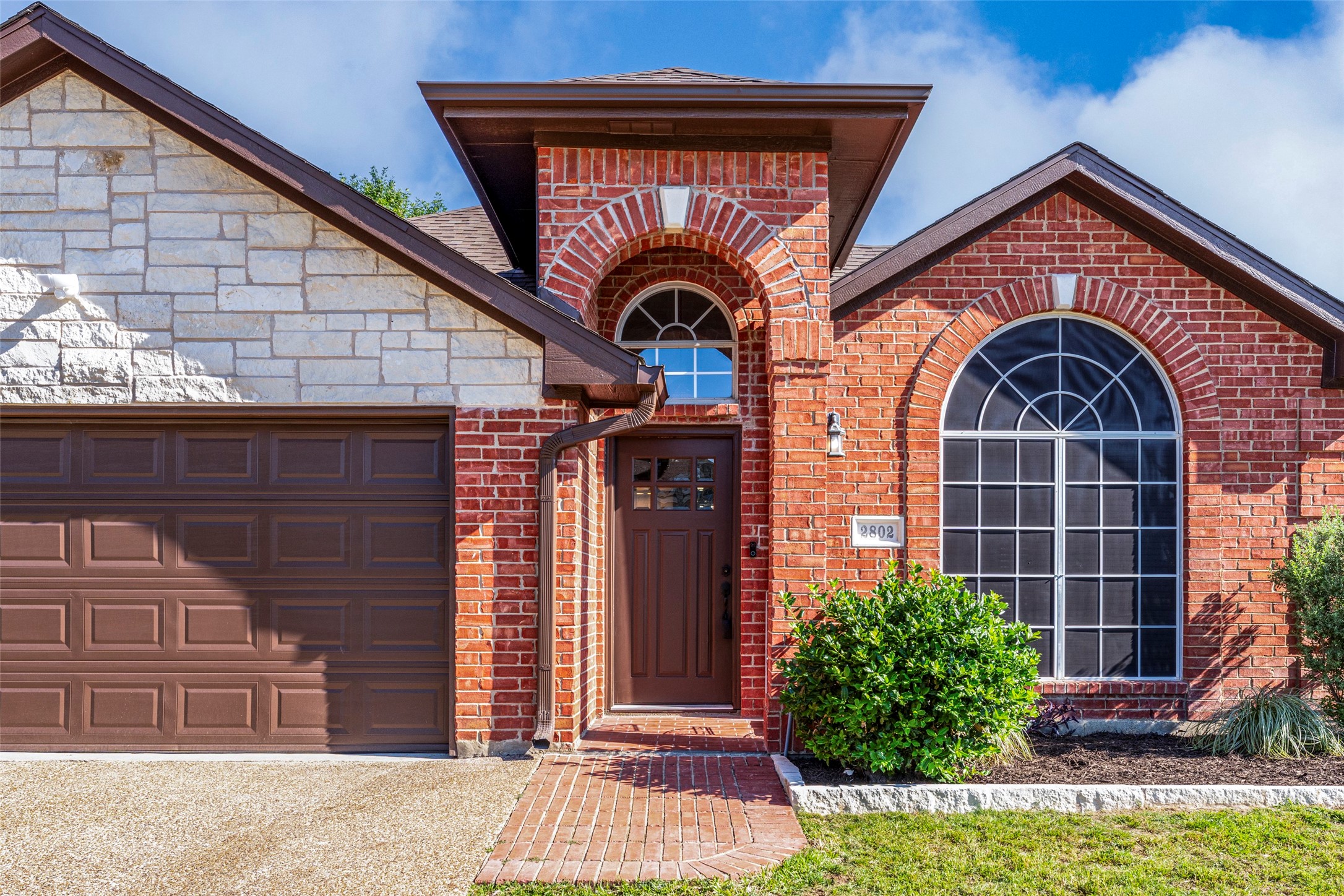 2802 Garden Oaks Place Grand Prairie TX 75052