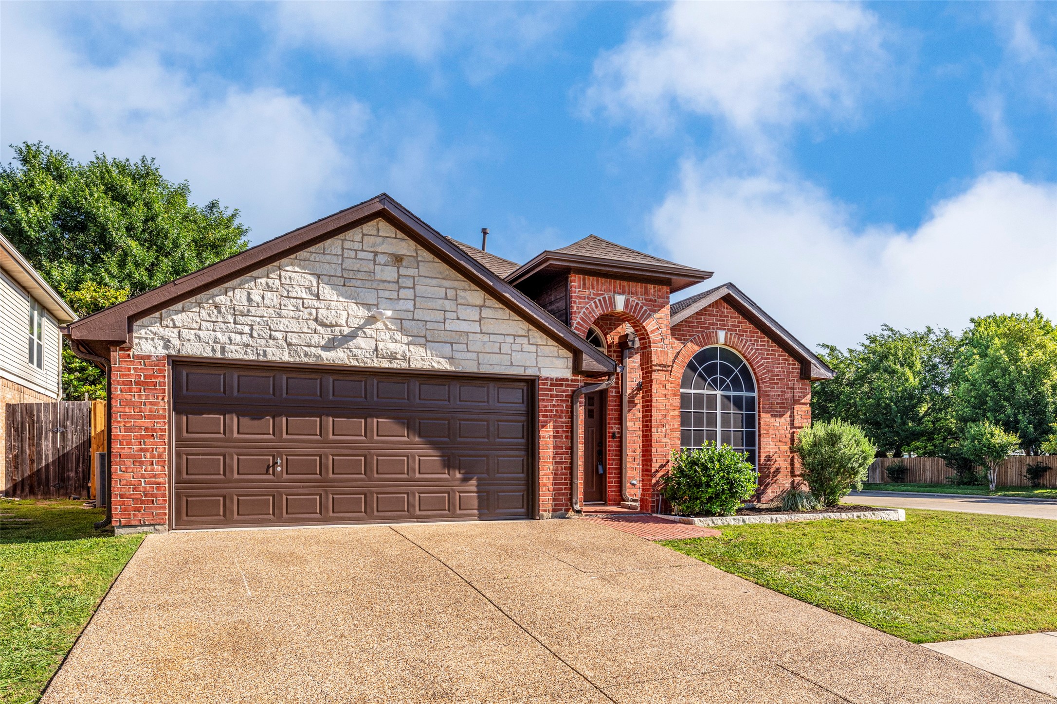 2802 Garden Oaks Place Grand Prairie TX 75052