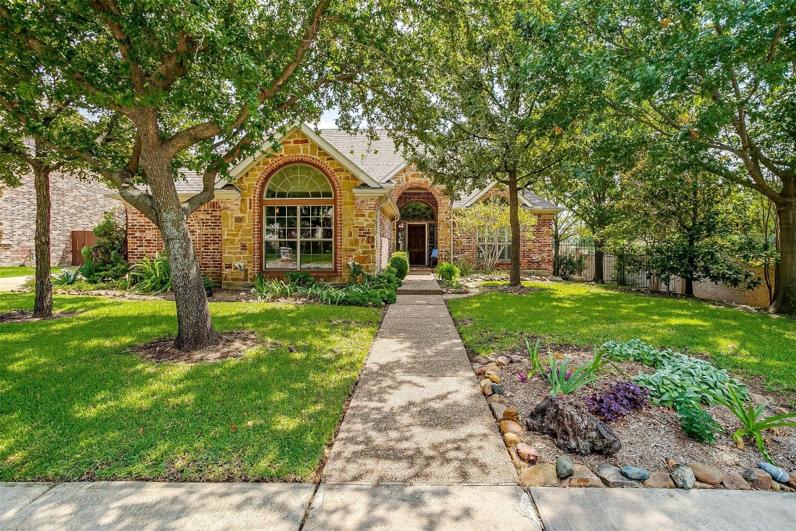 7800 Shady Oaks Drive North Richland Hills TX 76182