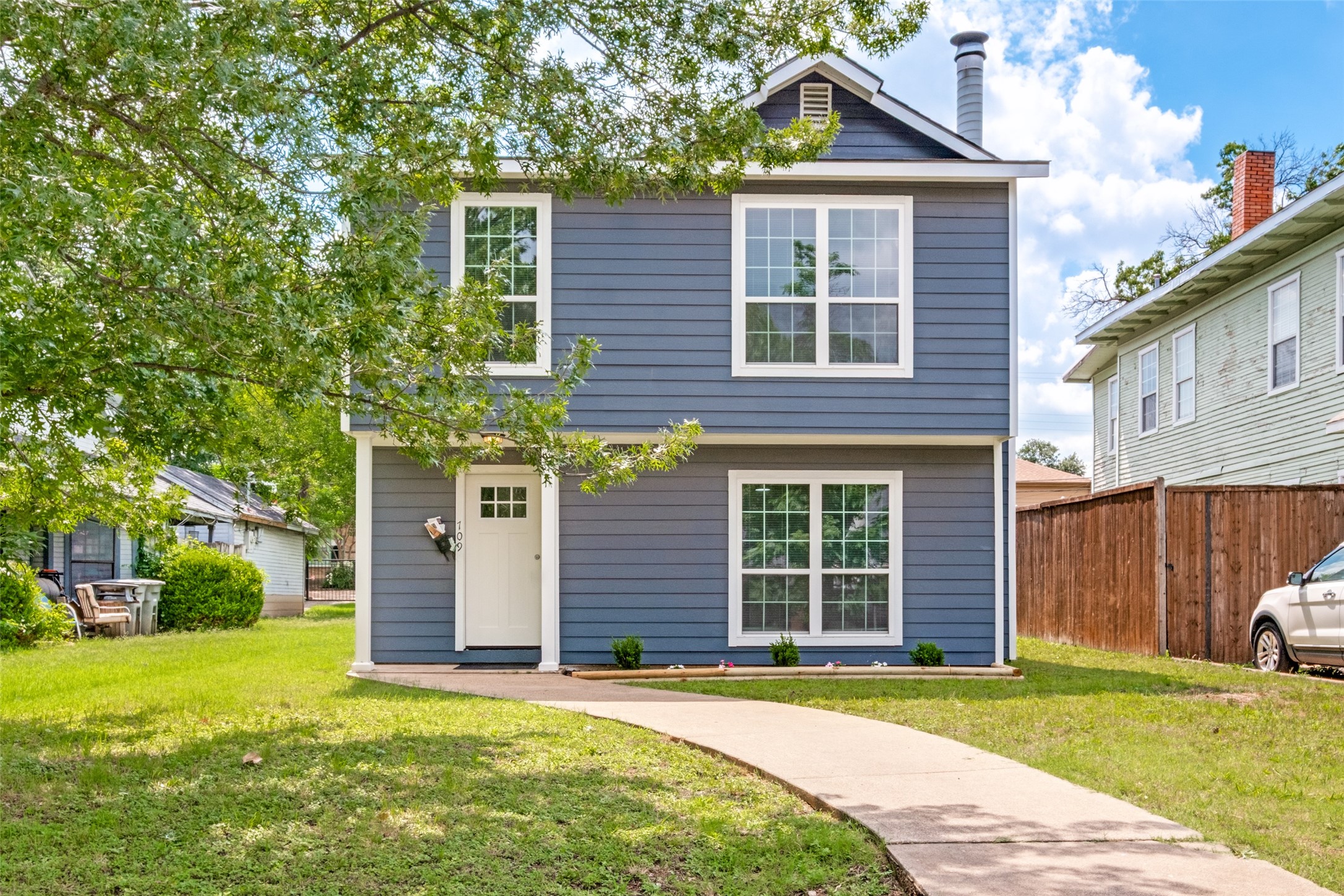 709 N Madison Avenue Dallas TX 75208