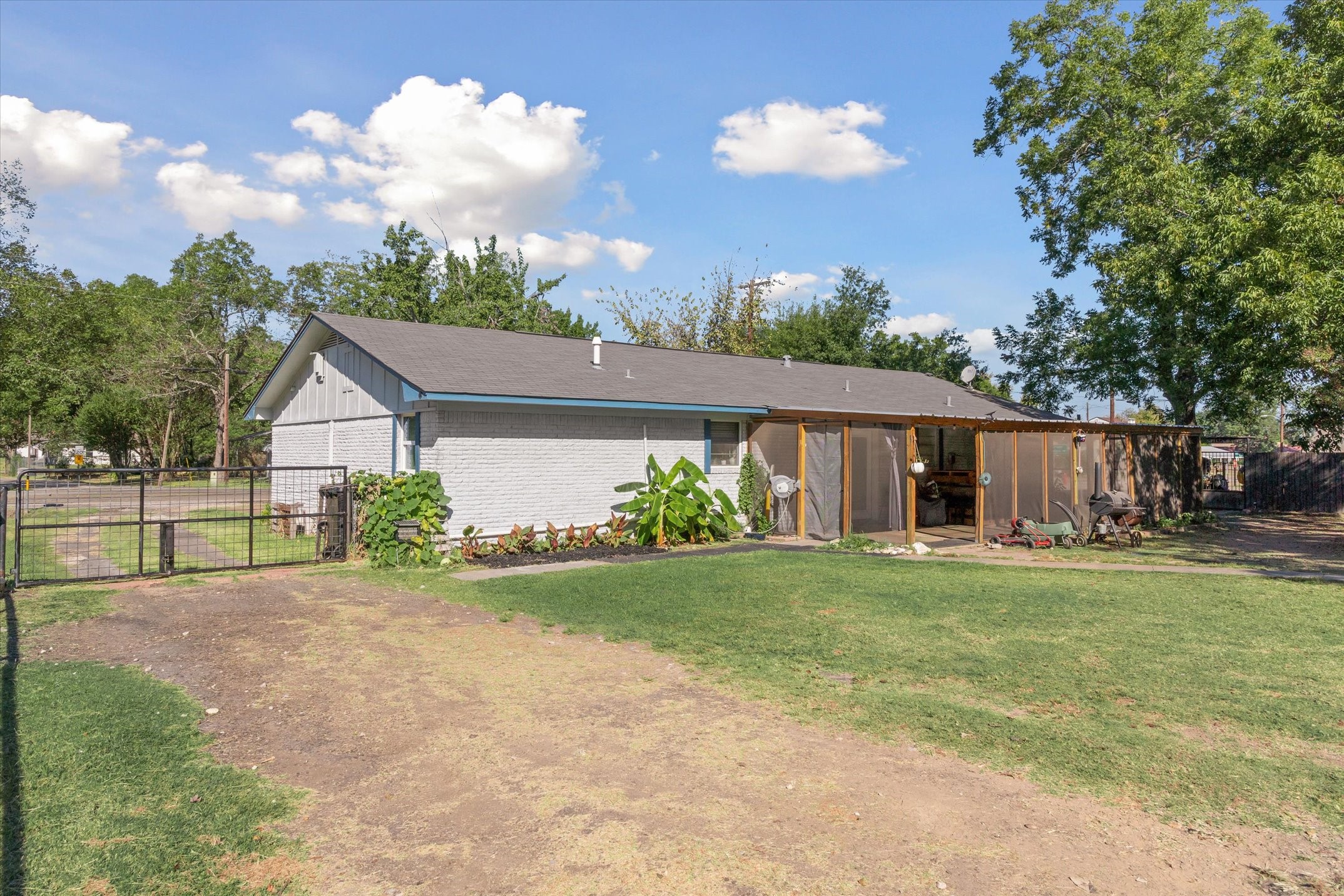 503 S Houston Street Edgewood TX 75117