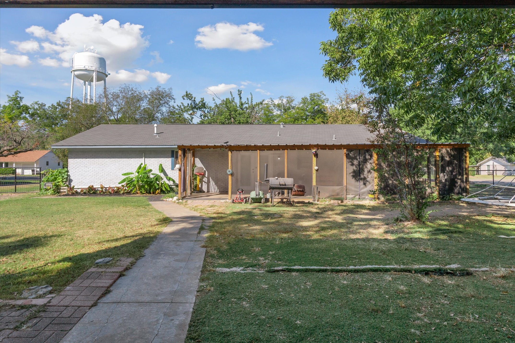 503 S Houston Street Edgewood TX 75117