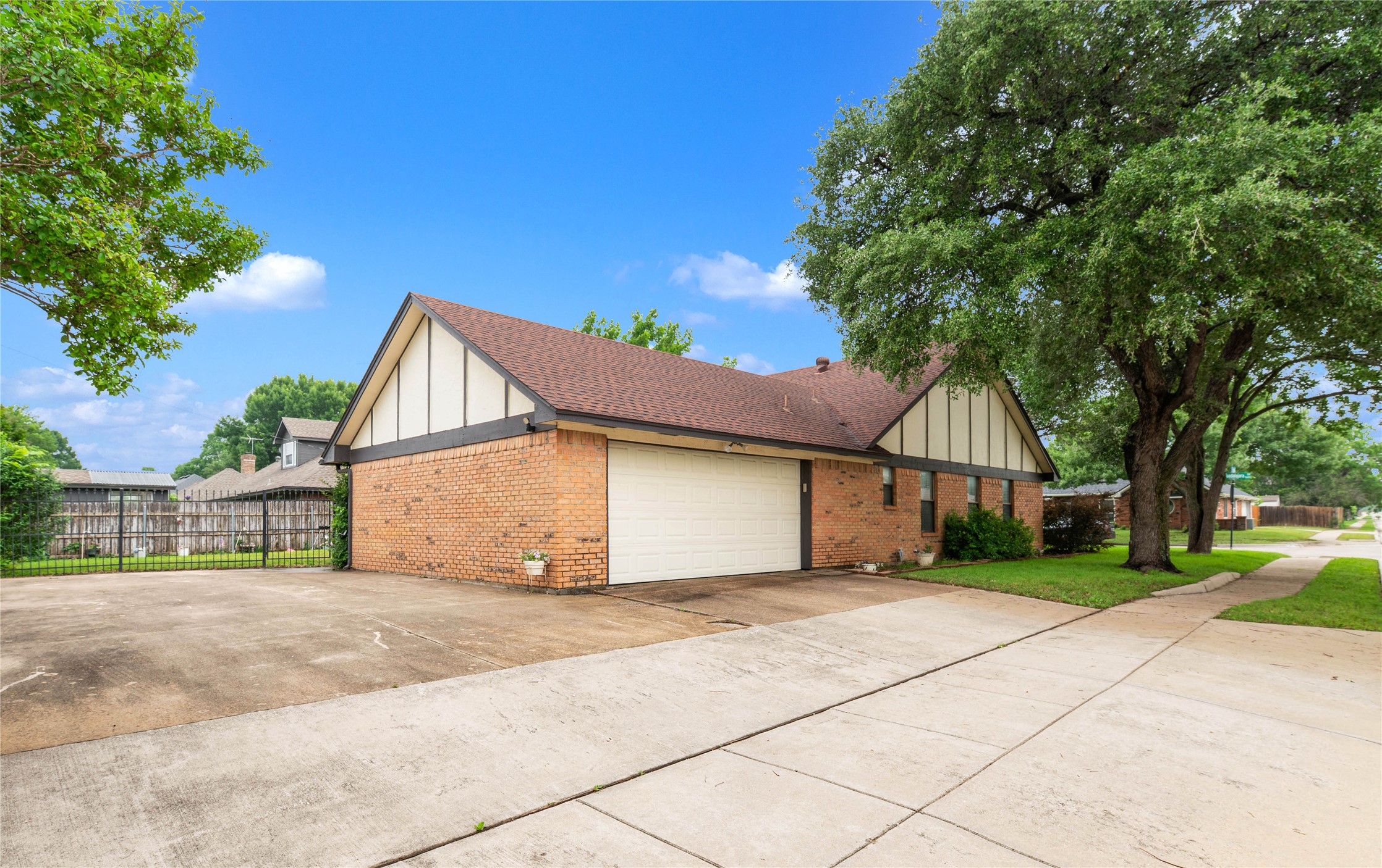 5644 Guadalajara Drive North Richland Hills TX 76180