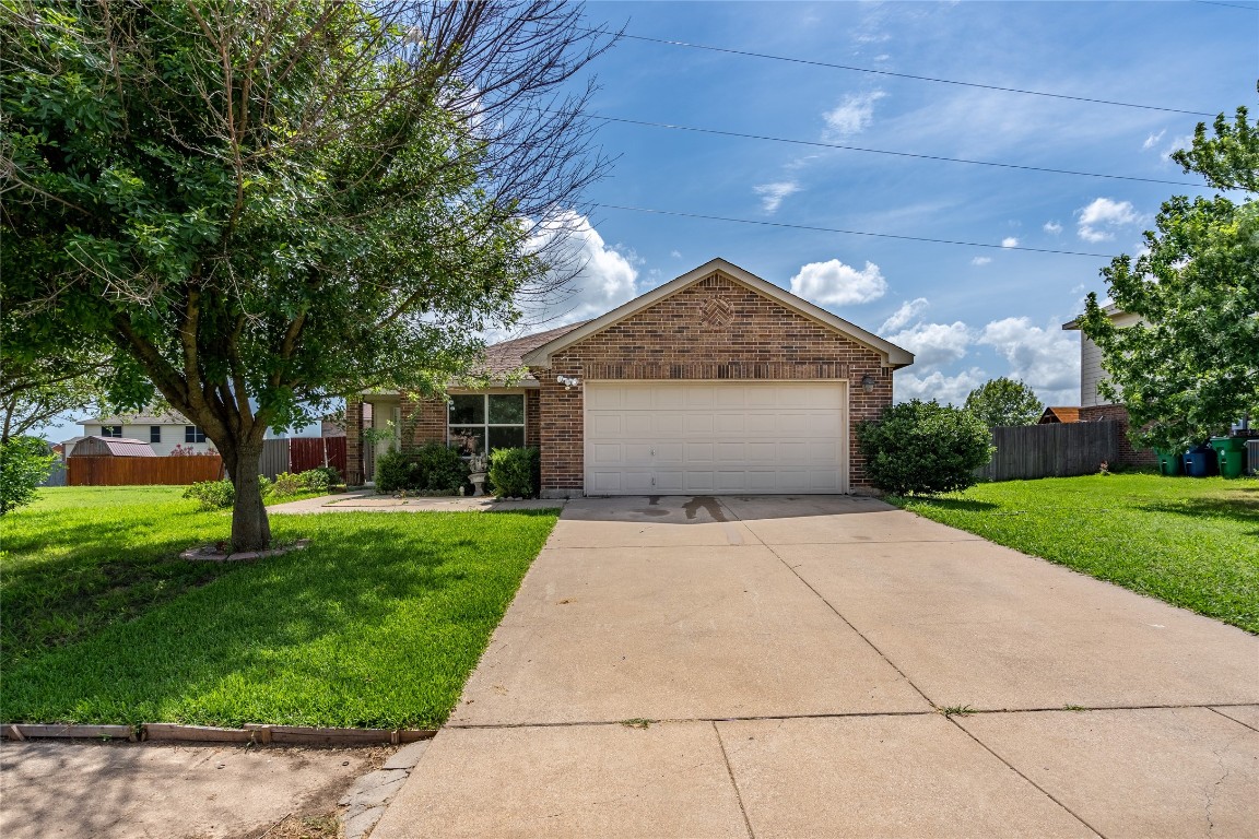 222 Gayleh Lane Waxahachie TX 75165