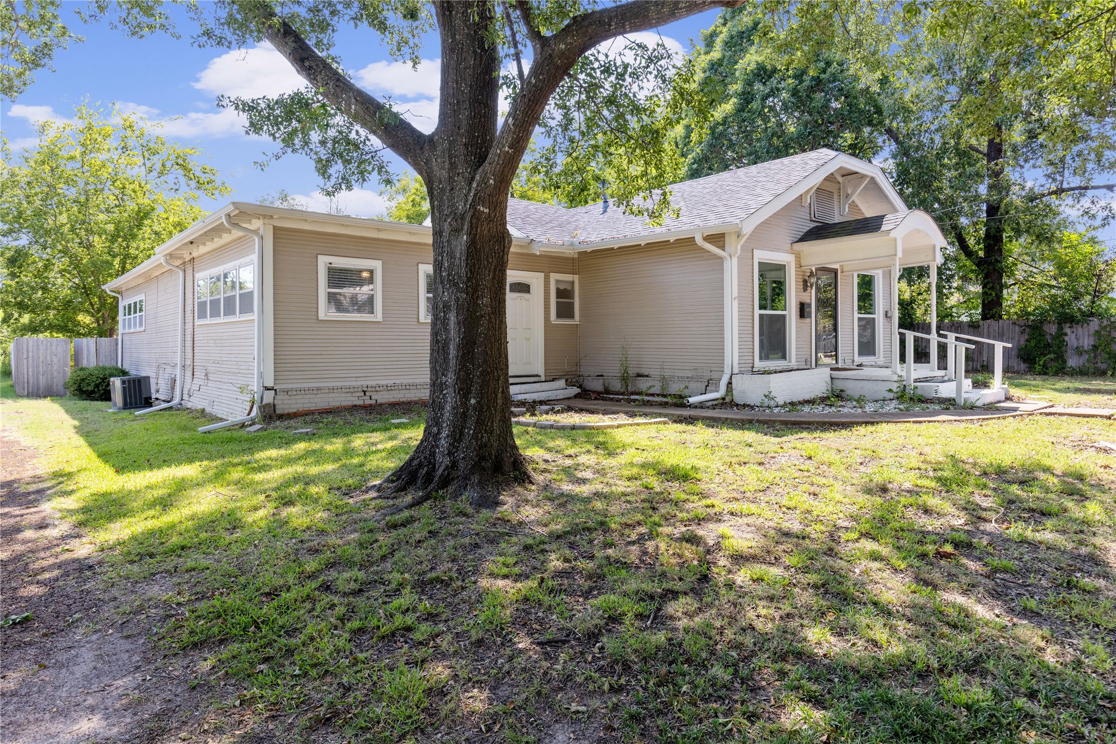 1005 Jernigan Street Commerce TX 75428
