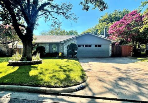 2041 Hemlock Drive Haltom City TX 76117