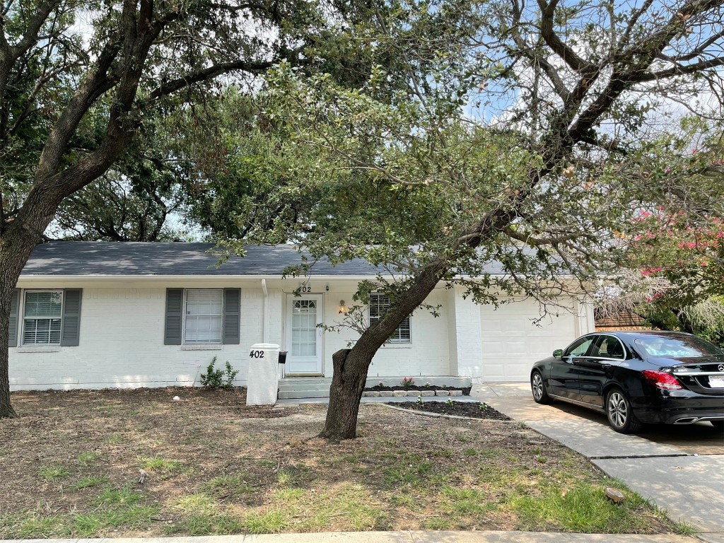 402 Sweetbriar Drive Lewisville TX 75067