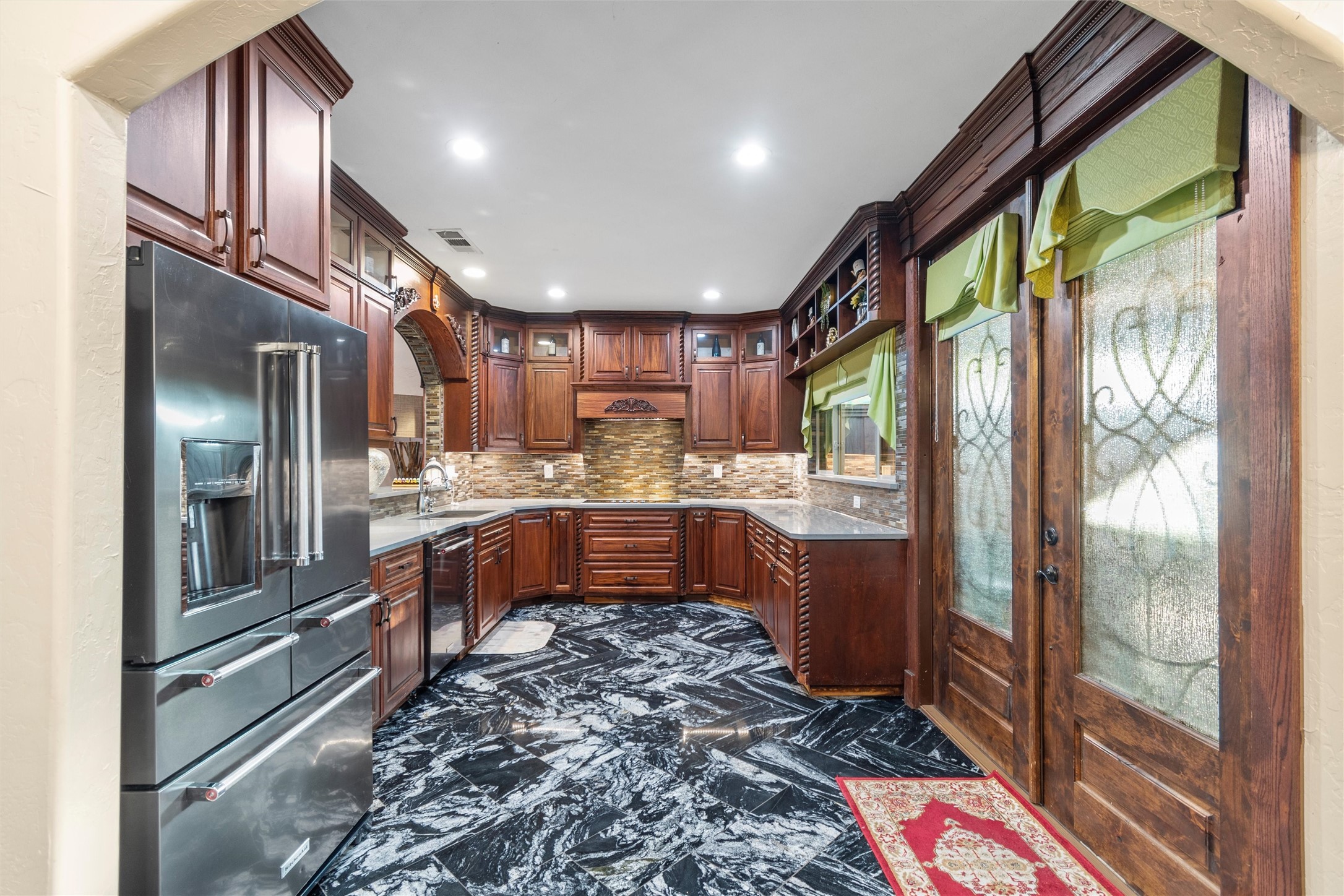 1006 Manning Street Grand Prairie TX 75051