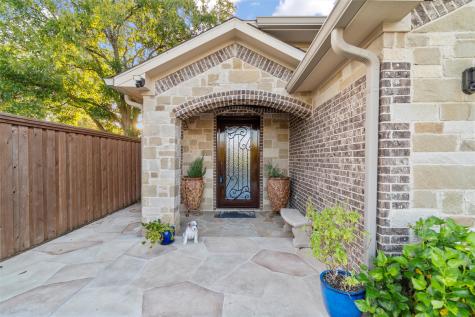 1006 Manning Street Grand Prairie TX 75051