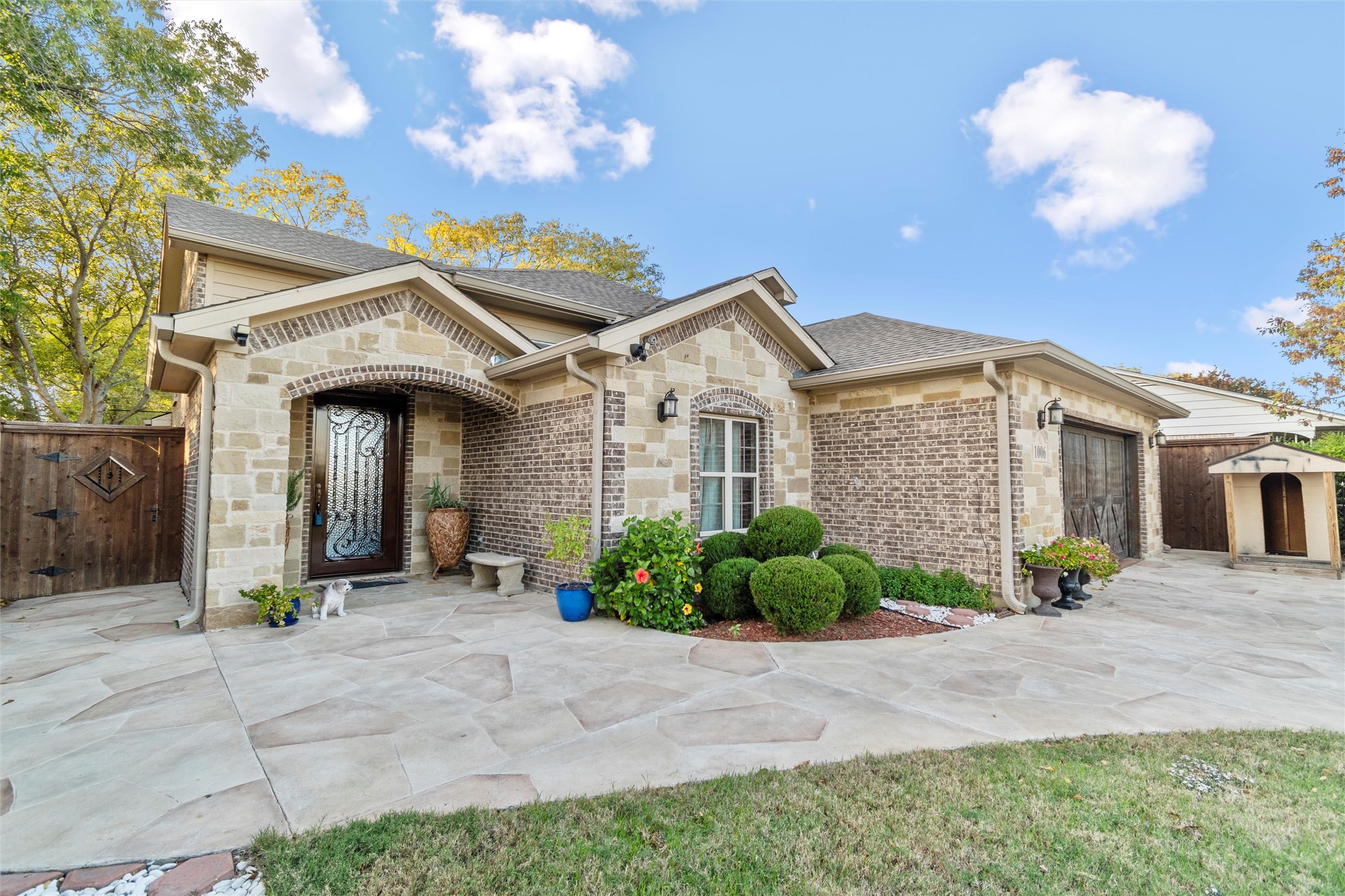 1006 Manning Street Grand Prairie TX 75051