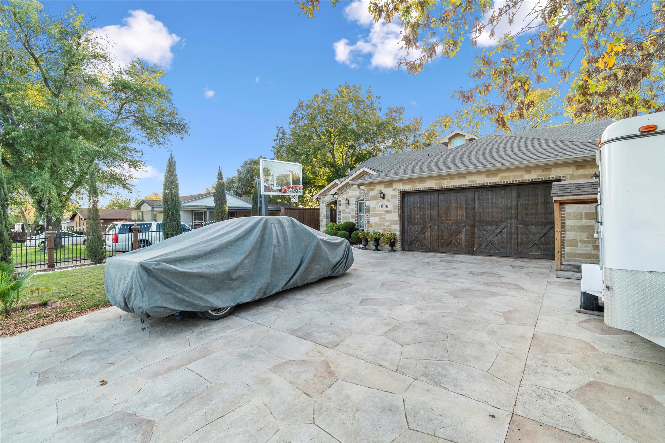 1006 Manning Street Grand Prairie TX 75051