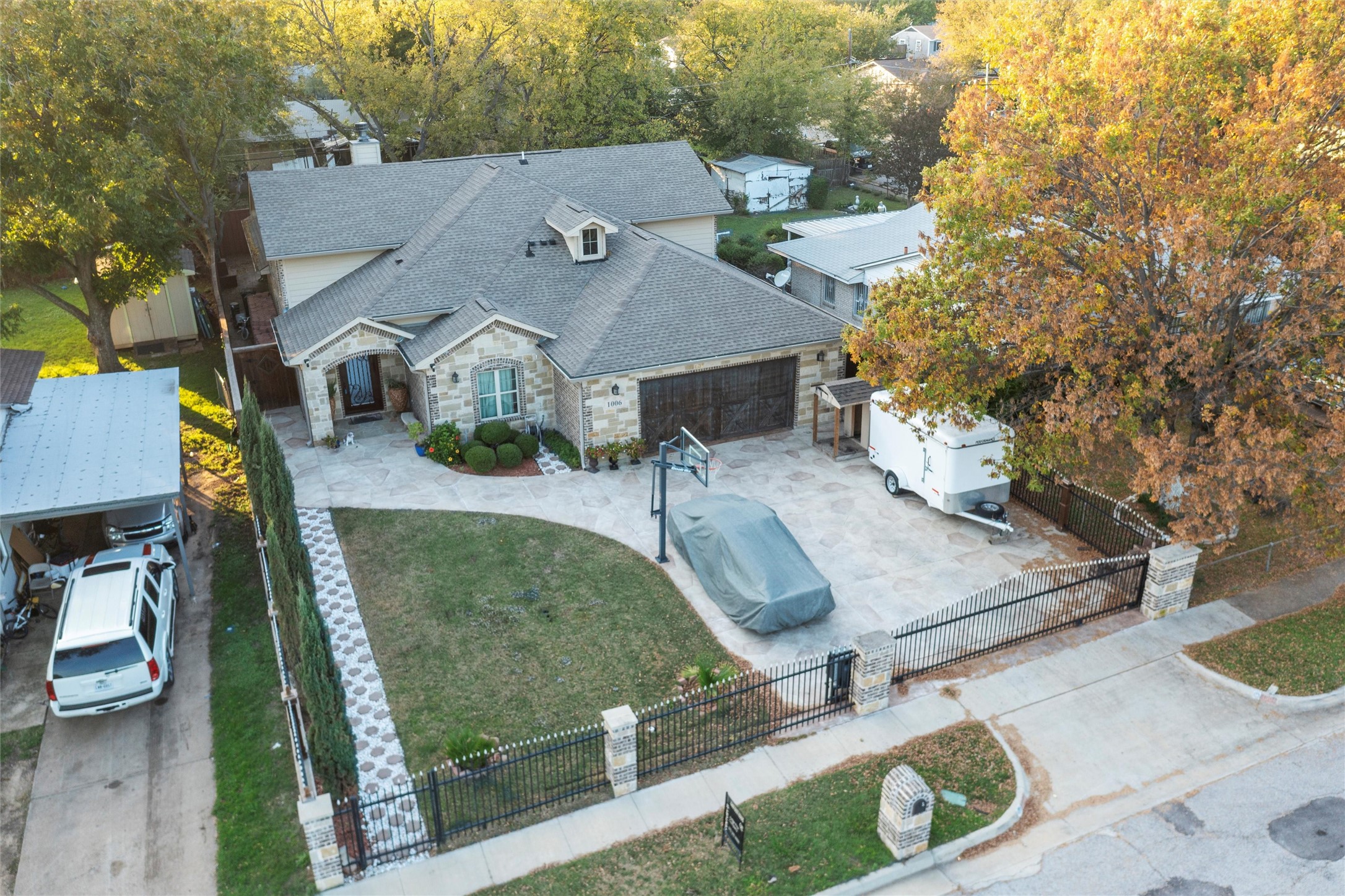 1006 Manning Street Grand Prairie TX 75051